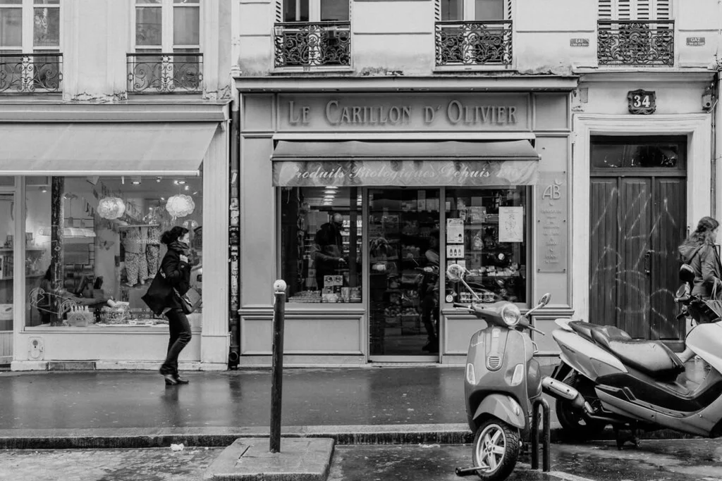 Un local commercial dans une ville française
