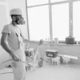 Des ouvriers réalisant des travaux d'isolation