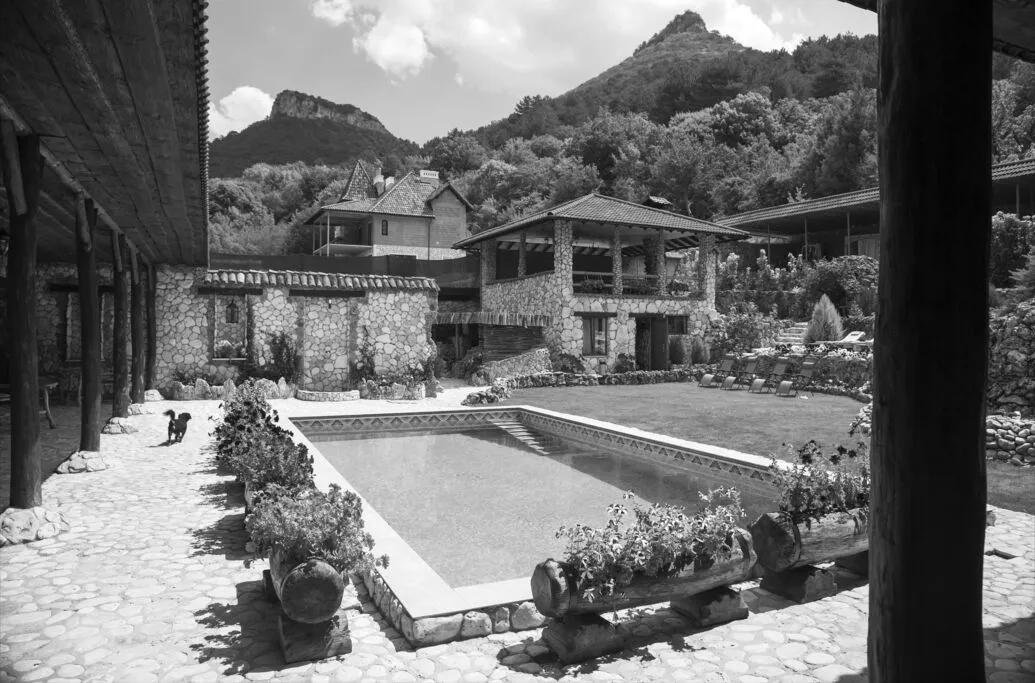 villa avec piscine à la montagne